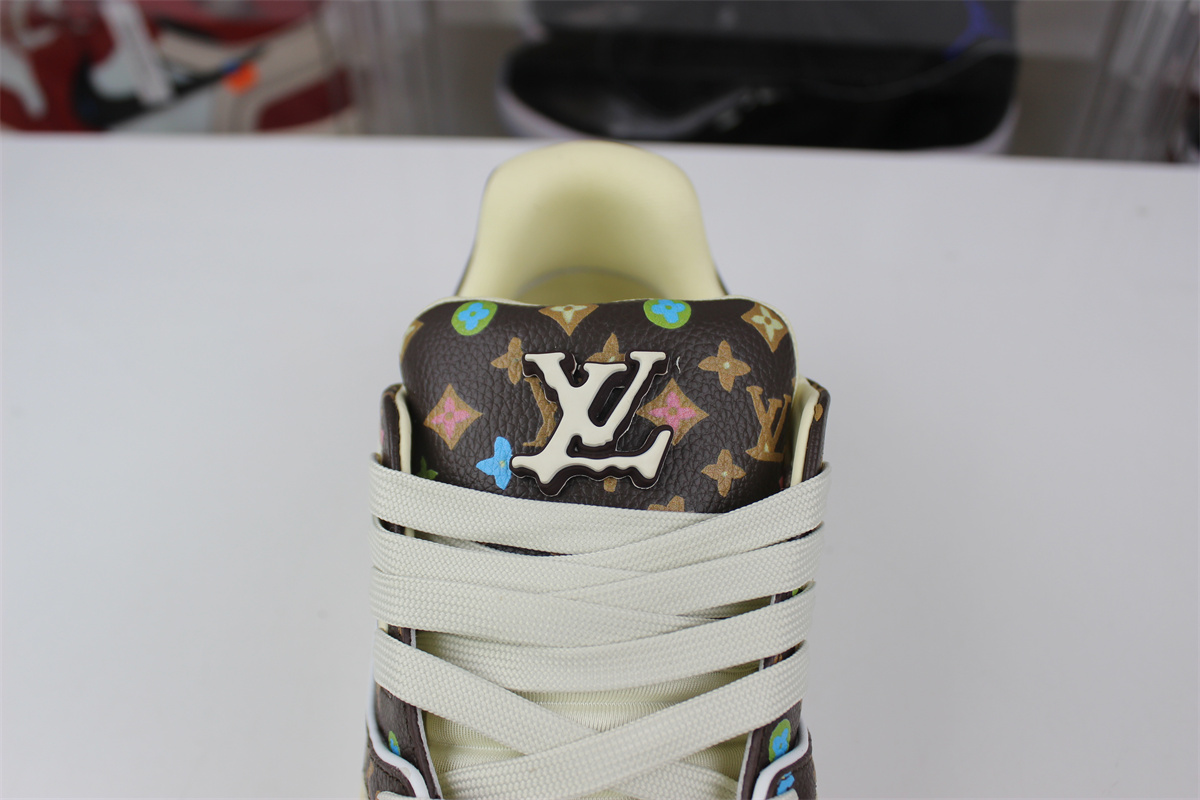 l**is V*t*n lv trainer black chocolate ms0224