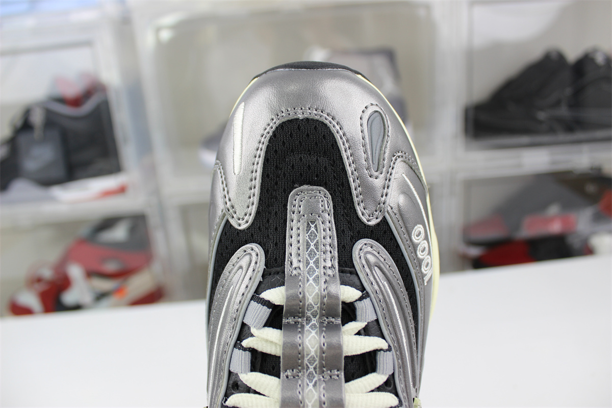 The New Balance 1000 “Silver Metallic” Releases On April 24th