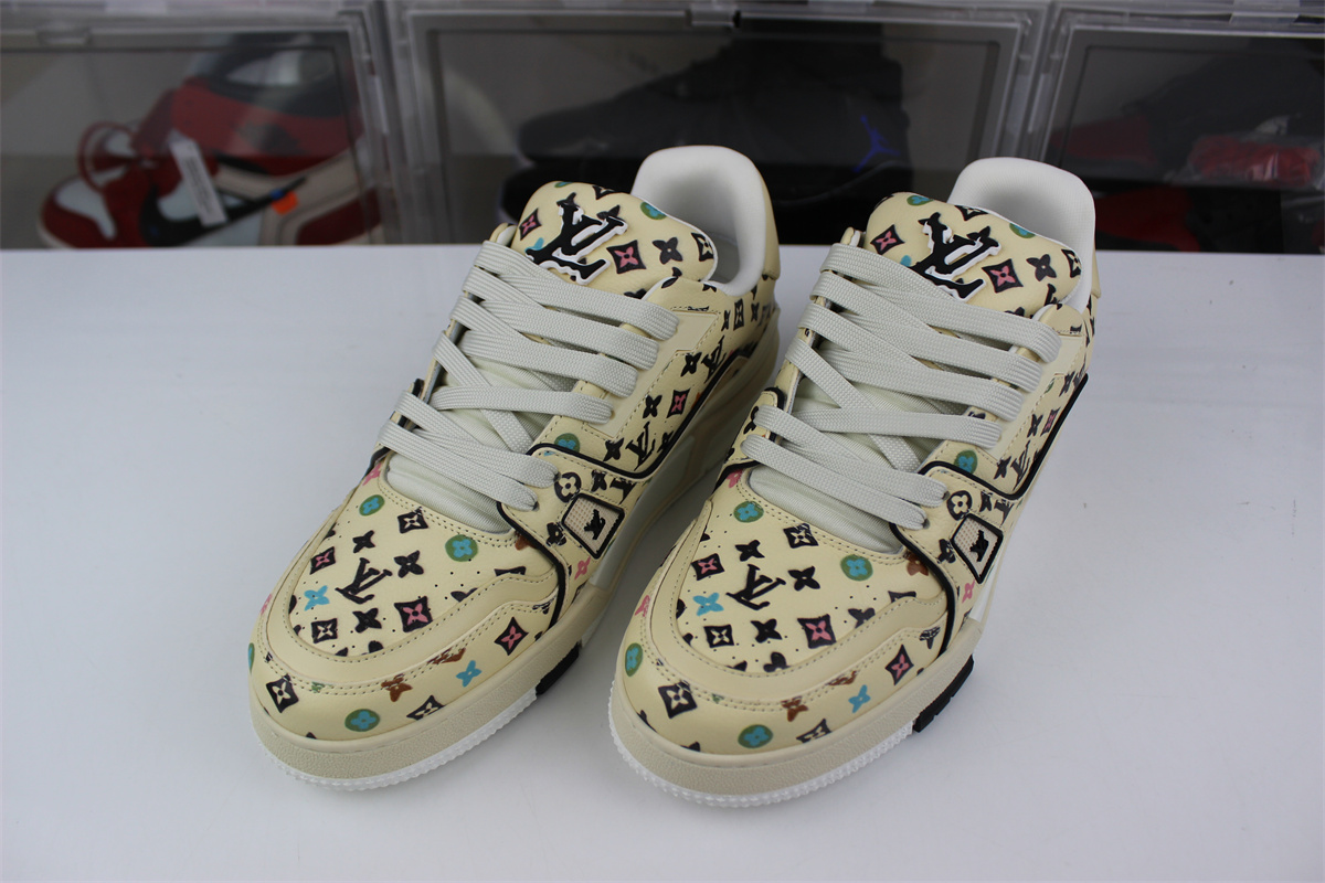 l**is V*t*n lv trainer gray chocolate ms0224