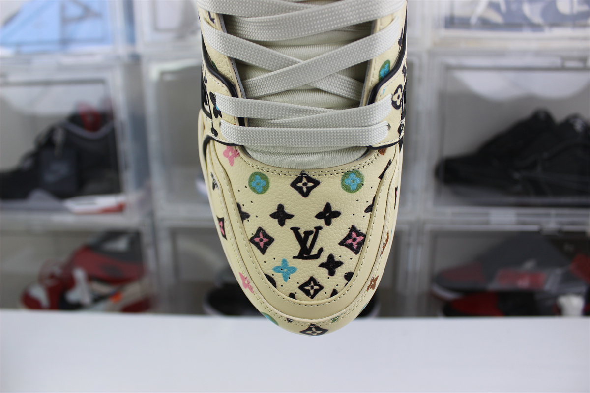 l**is V*t*n lv trainer gray chocolate ms0224