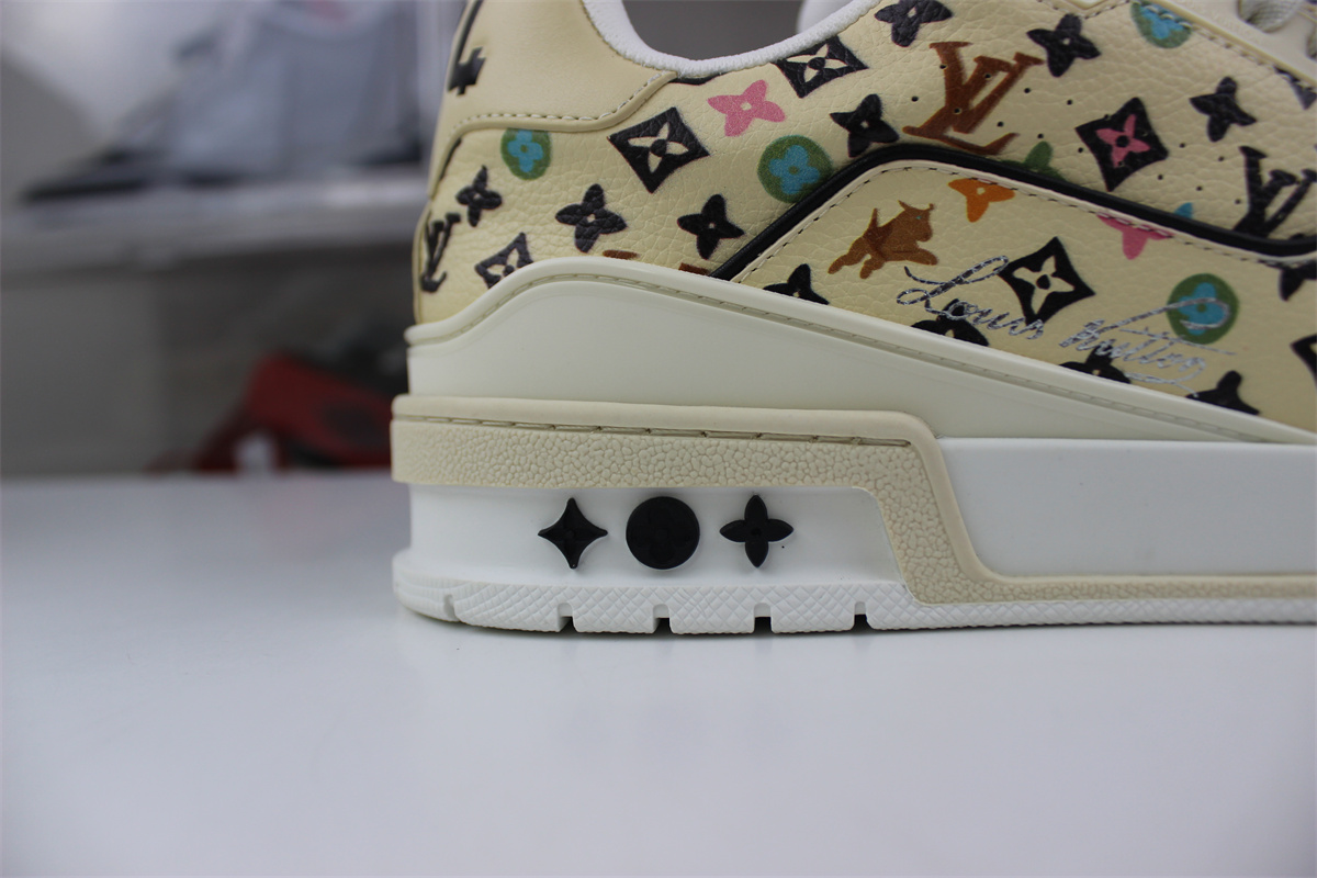 l**is V*t*n lv trainer gray chocolate ms0224