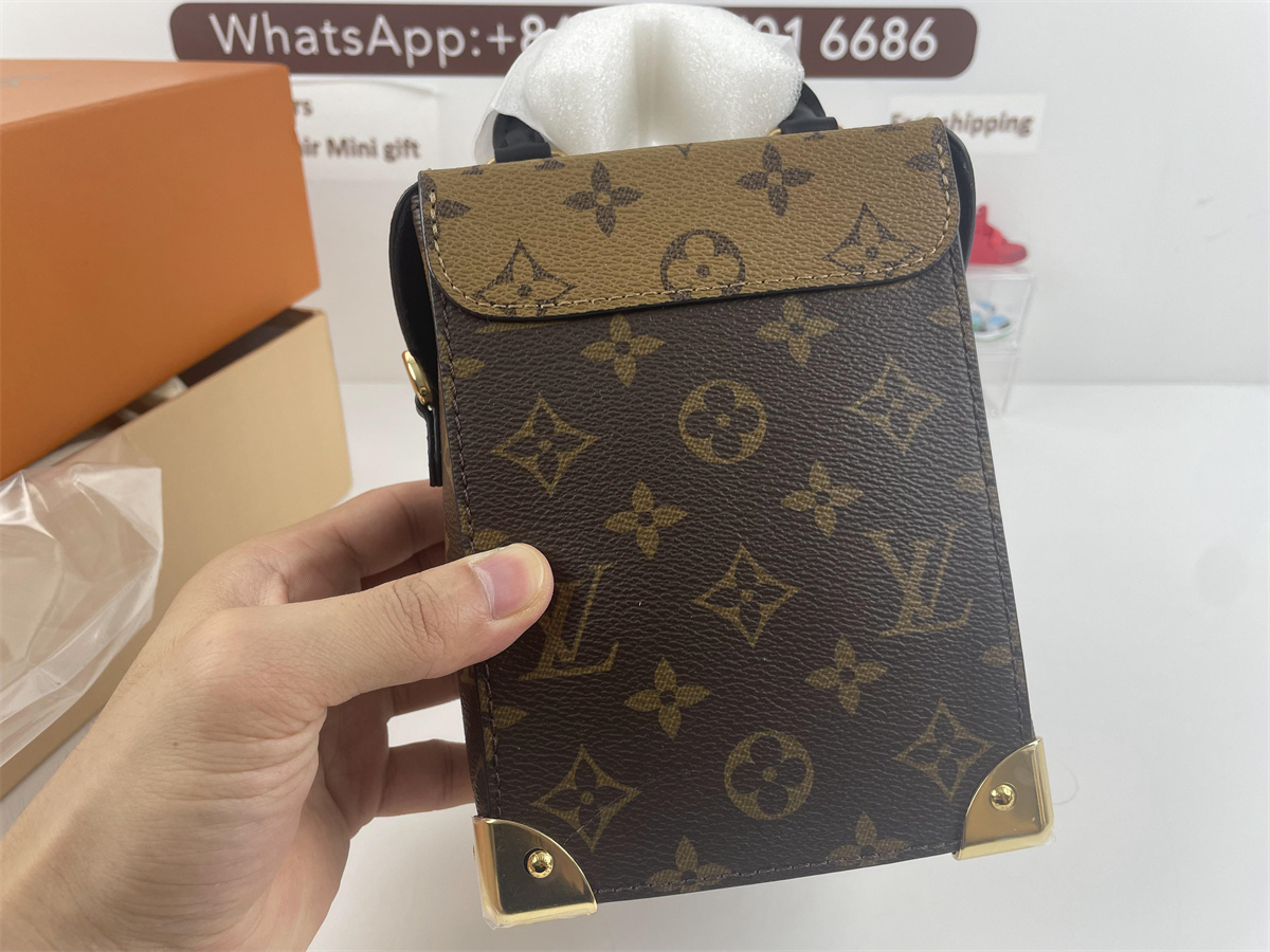 LV Camera Box (17.6x12.5x6cm)