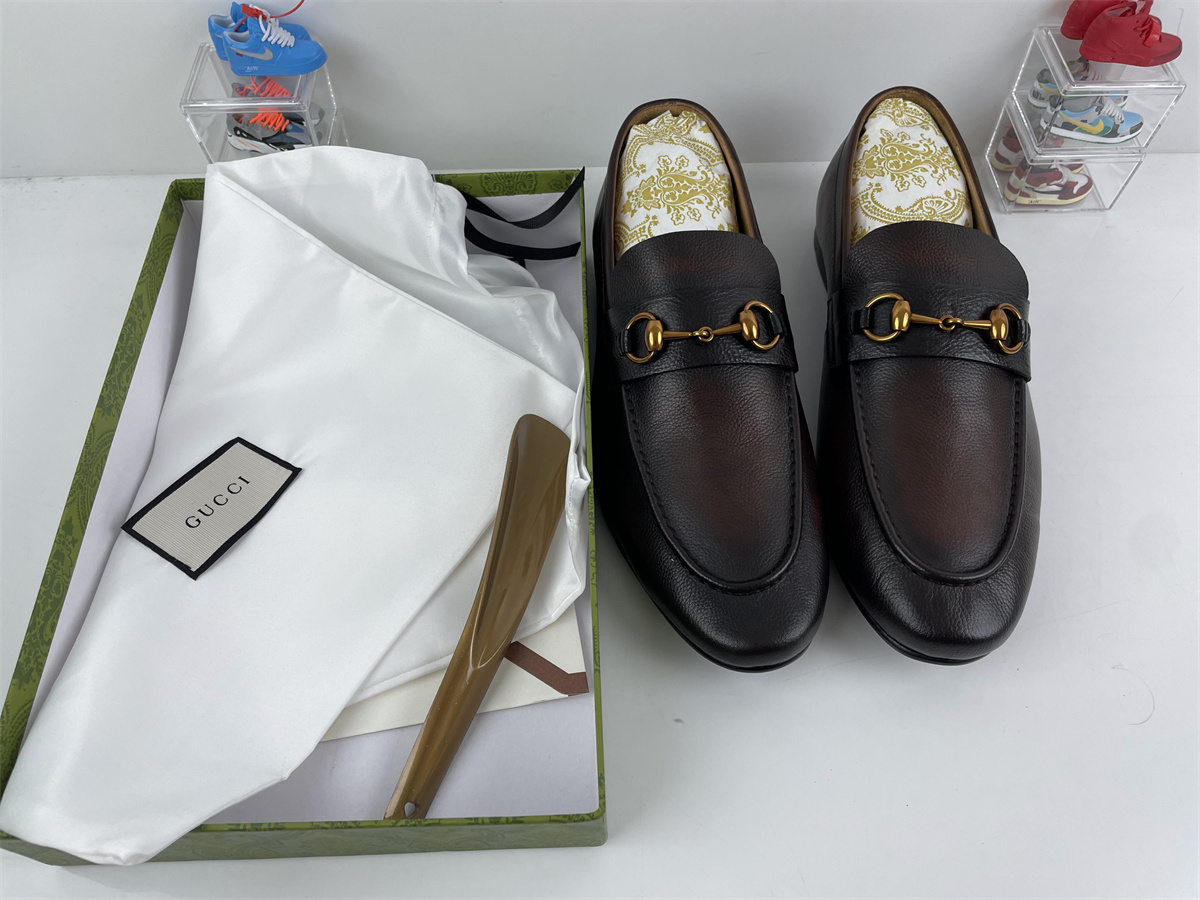 G*u*i shoes brown