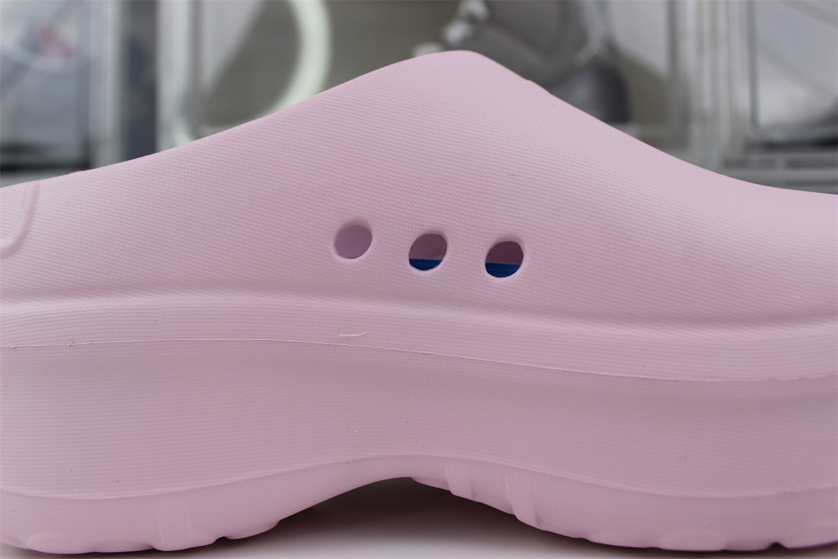 Ad*s hello kitty pink