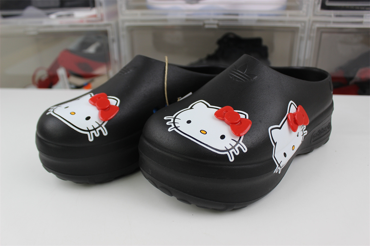 Ad*s hello kitty black