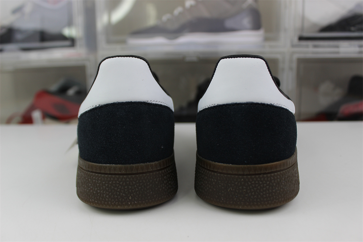 Ad*s handball spezil black white
