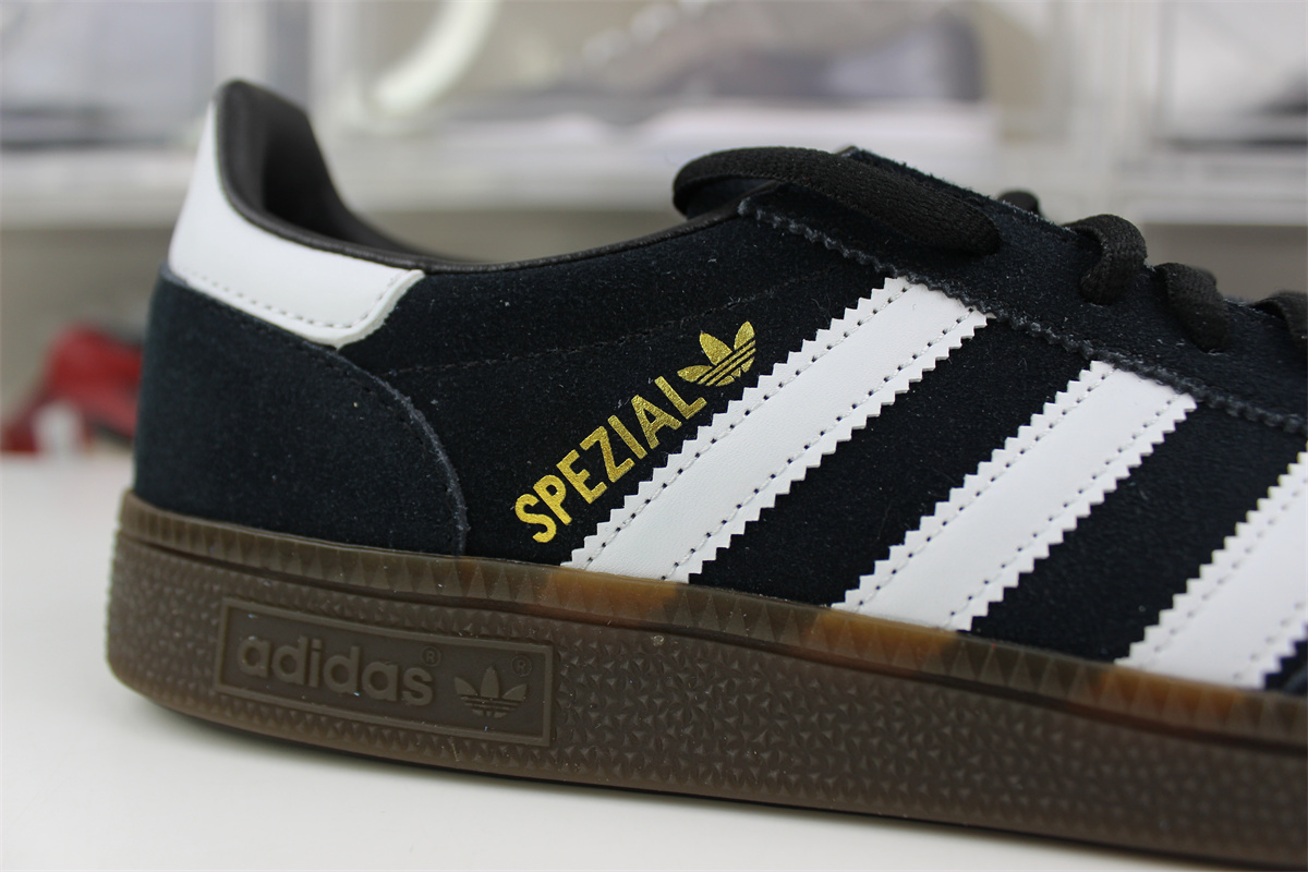 Ad*s handball spezil black white