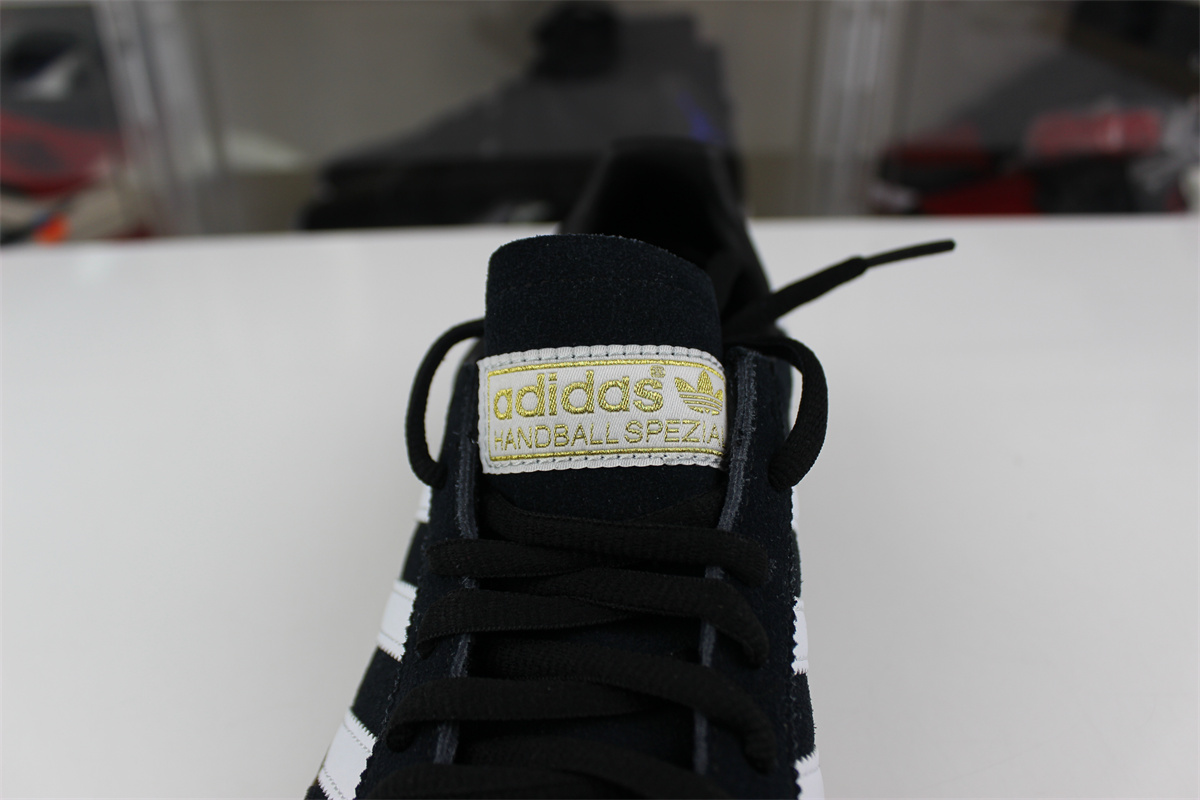 Ad*s handball spezil black white