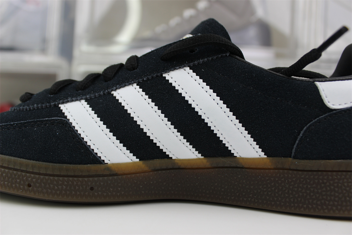 Ad*s handball spezil black white