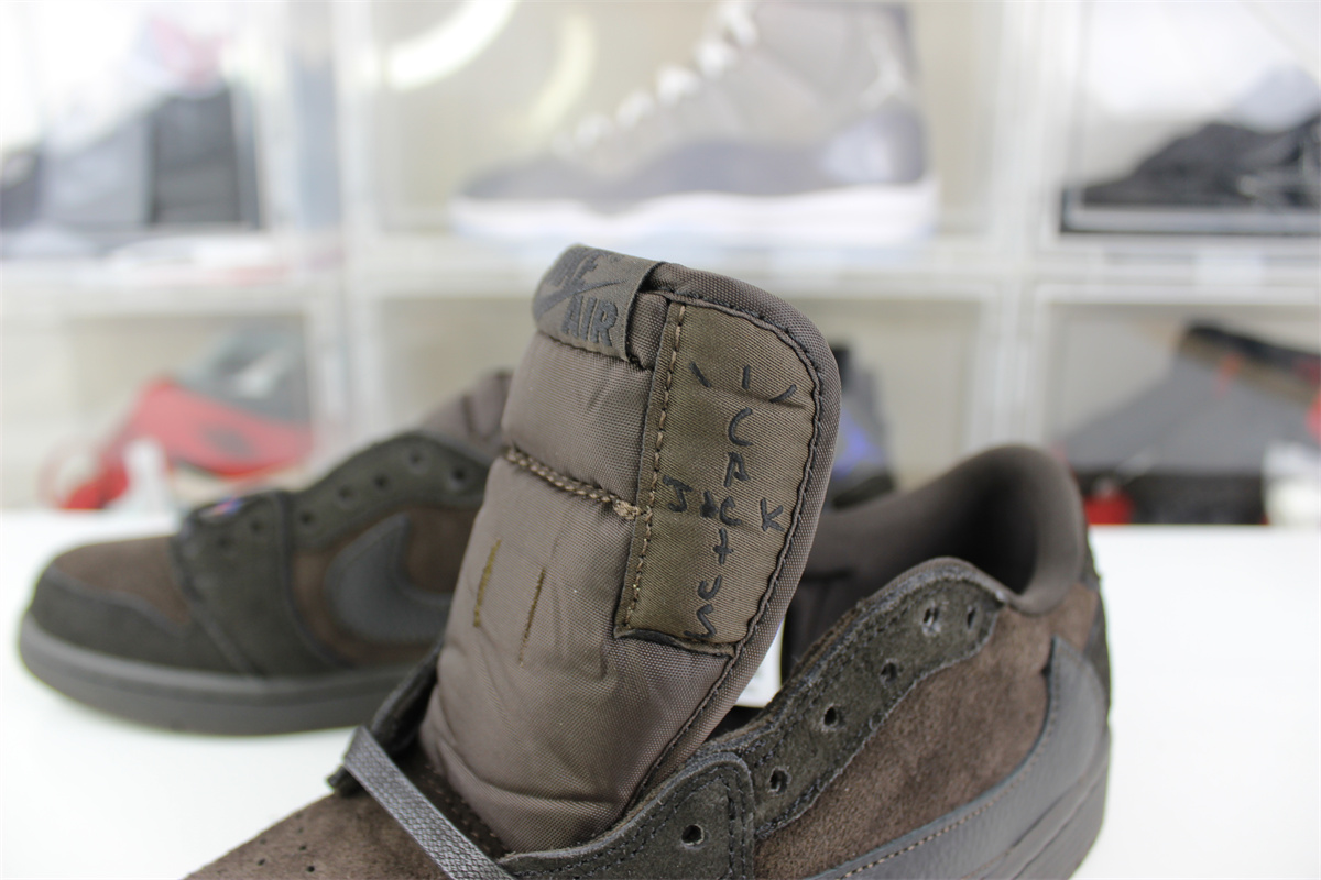 Travis Scott x Air Jordan 1 Low OG “Velvet Brown”