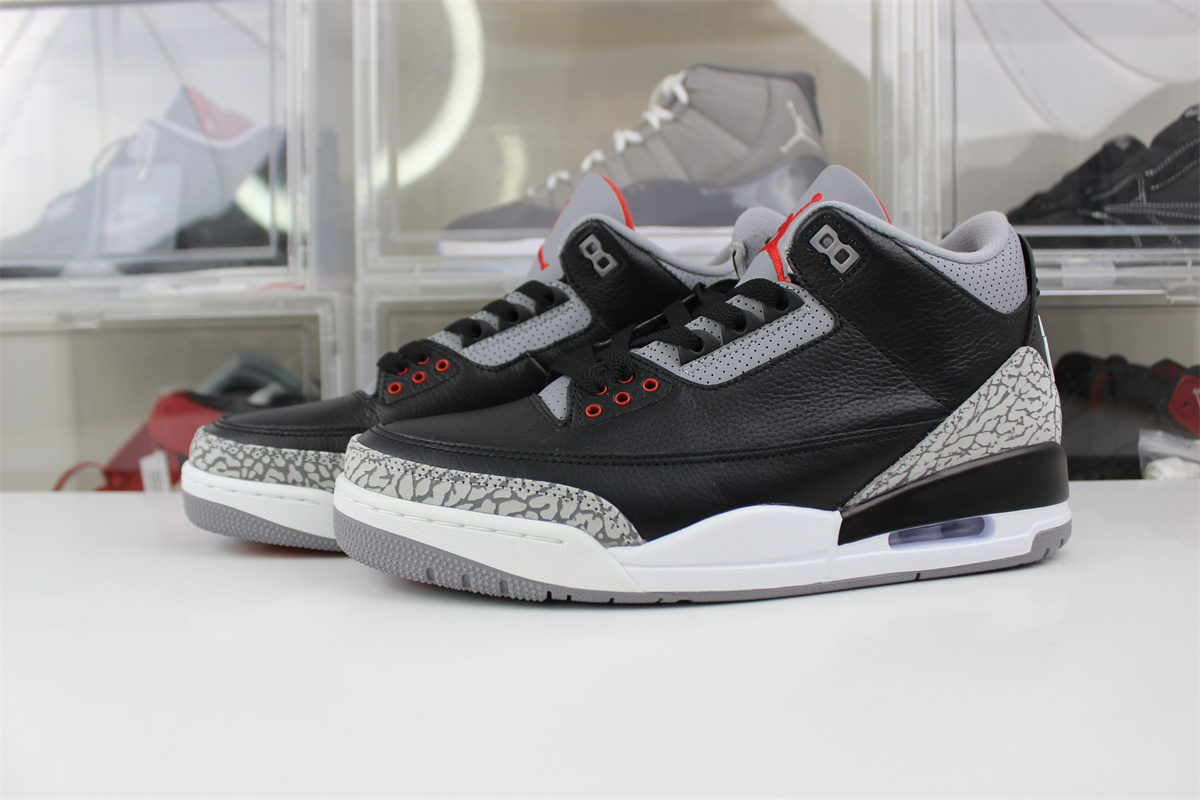 Air Jordan 3 OG “Black Cement”（2024）