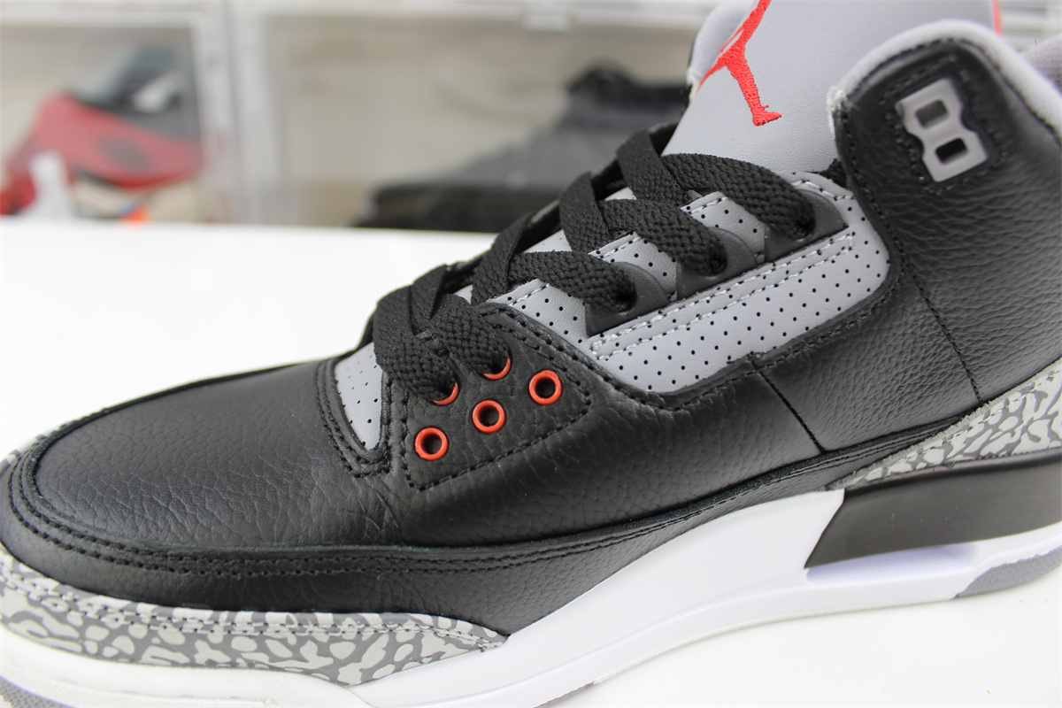 Air Jordan 3 OG “Black Cement”（2024）