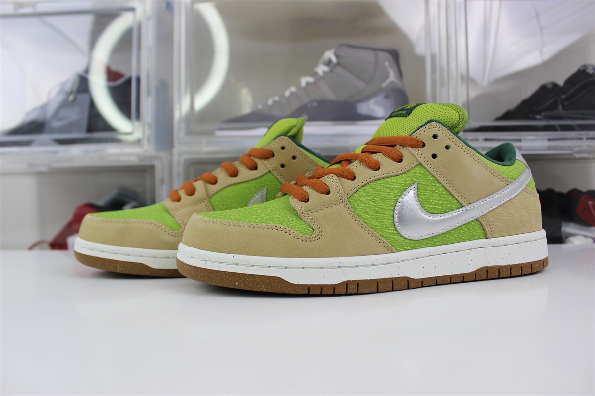 Nike SB Dunk Low “Escargot”