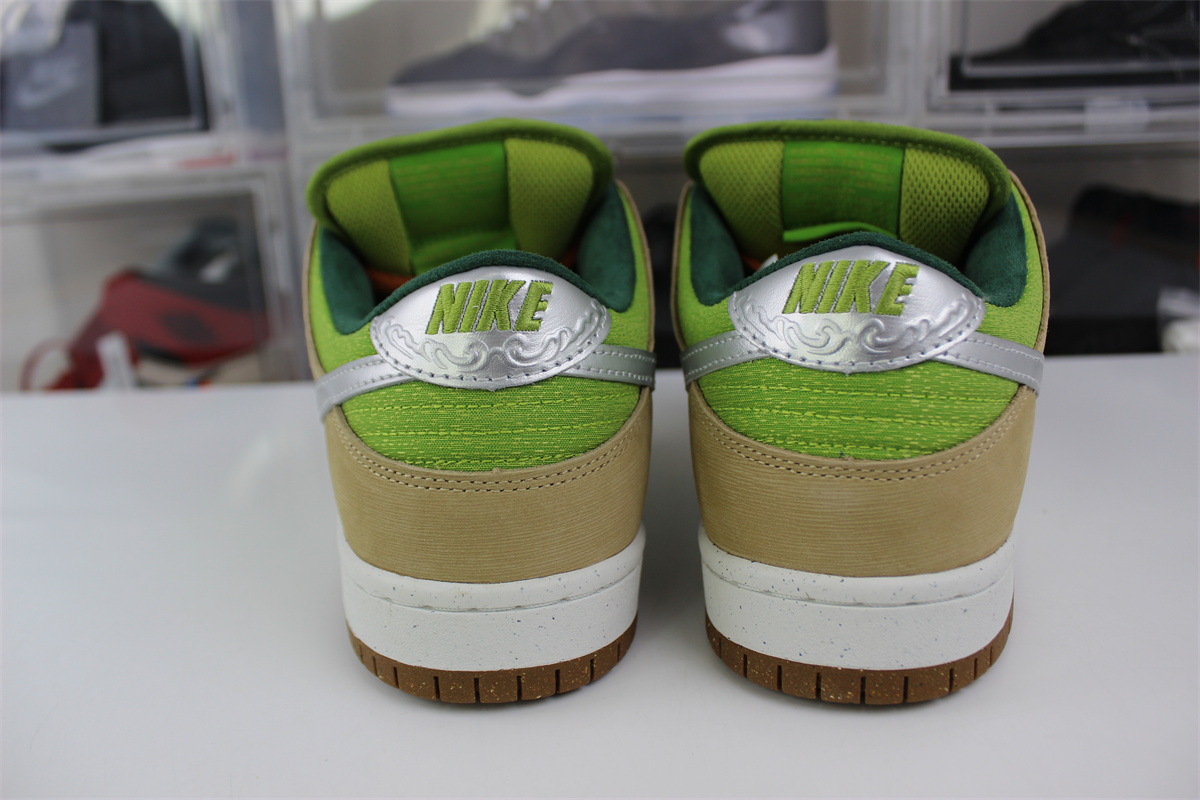 Nike SB Dunk Low “Escargot”