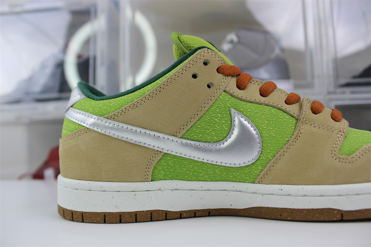 Nike SB Dunk Low “Escargot”