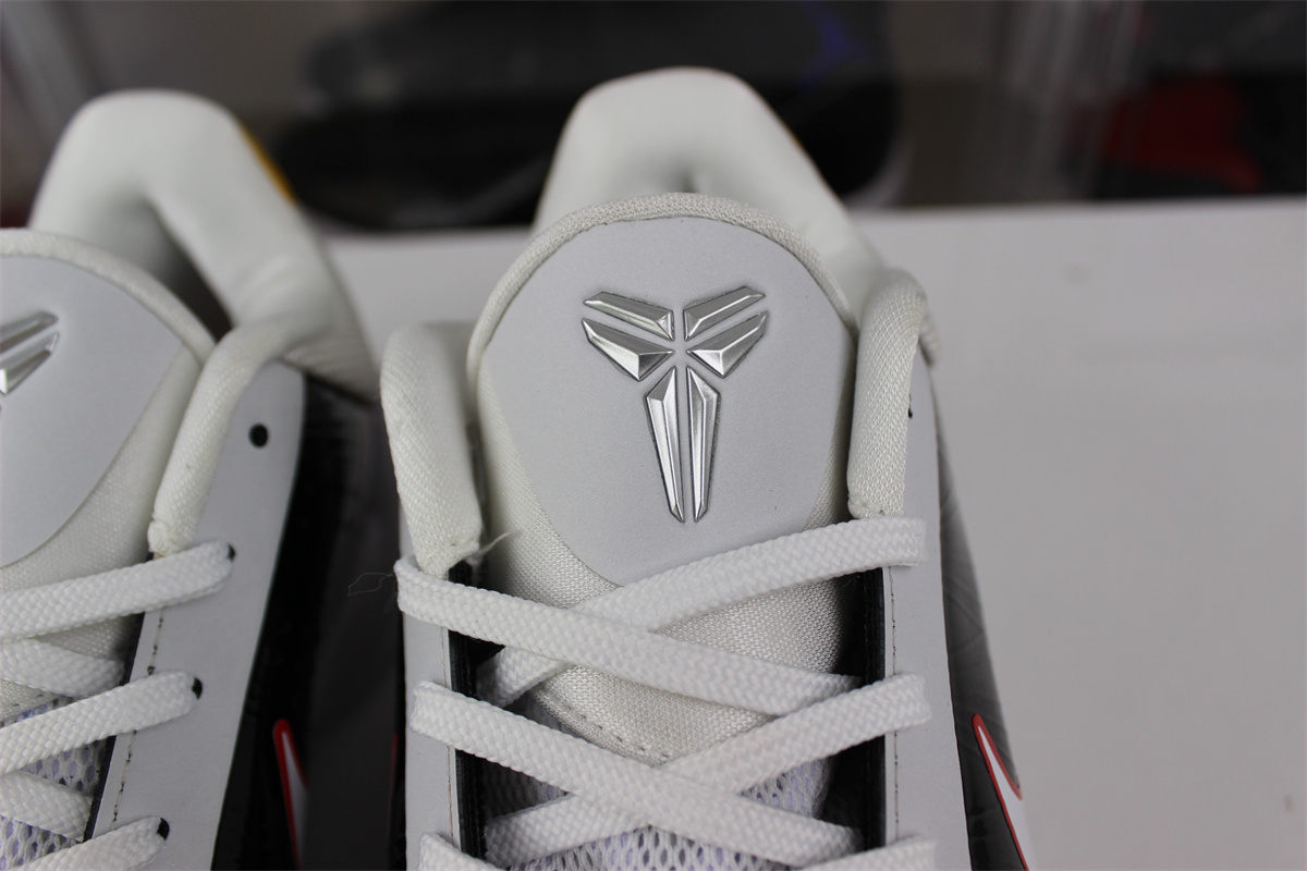 Nike Kobe 5 Proto “Bruce Lee Alt”