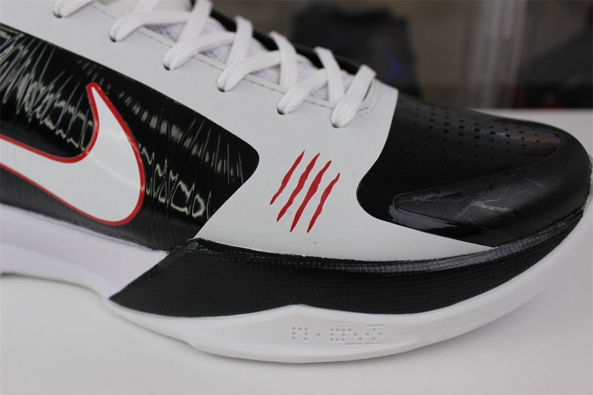 Nike Kobe 5 Proto “Bruce Lee Alt”