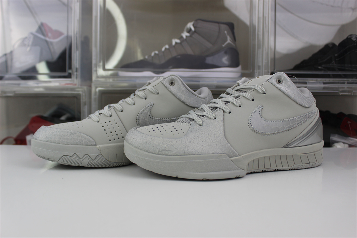 Nike Kobe 4 Protro “White Mamba”