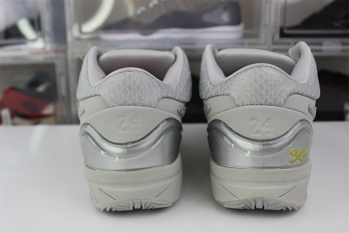 Nike Kobe 4 Protro “White Mamba”