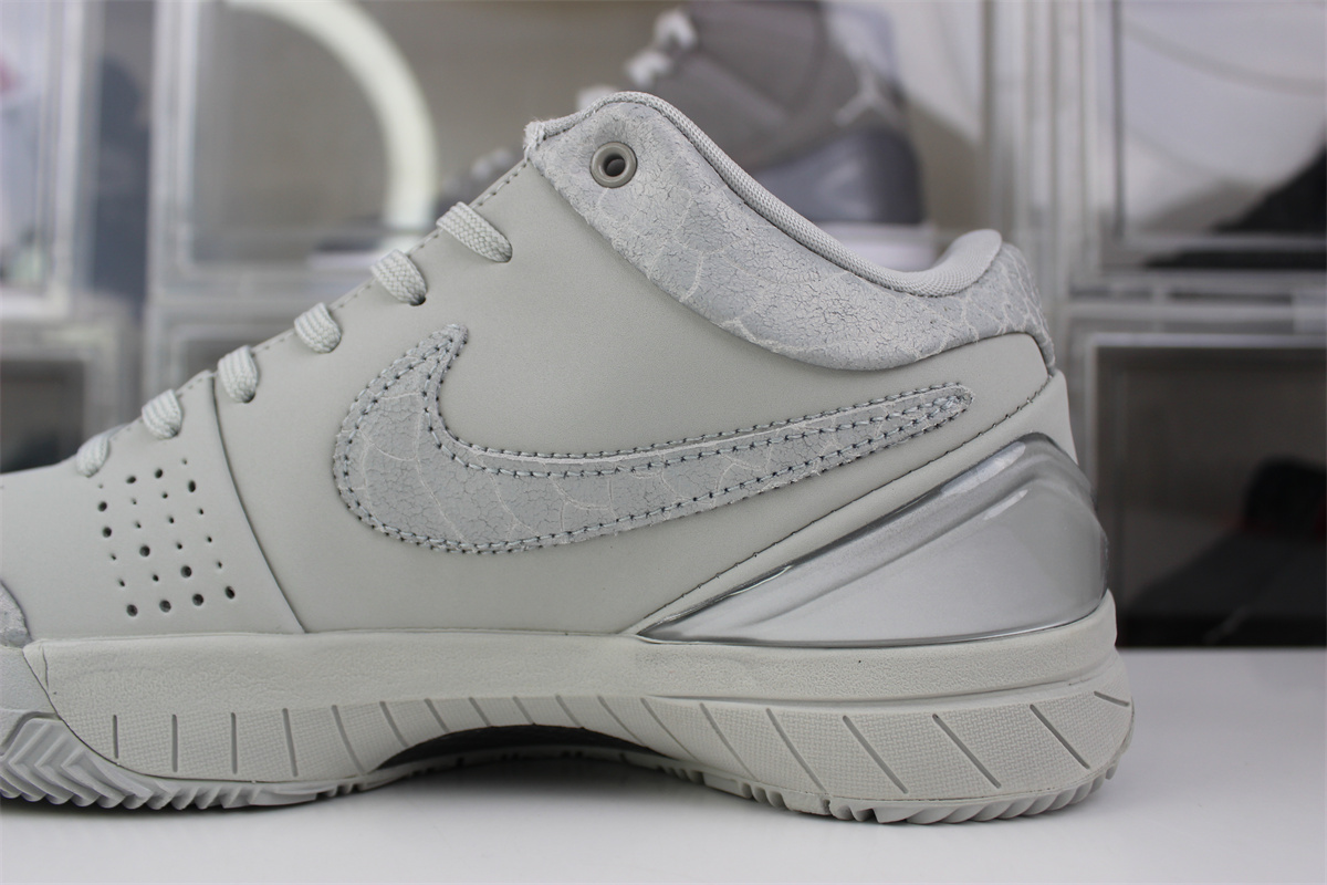 Nike Kobe 4 Protro “White Mamba”