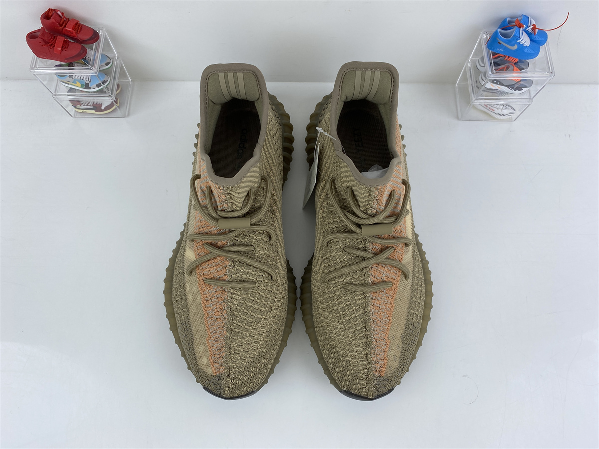 ad*s Y**zy boost 350 v2 sand taupe fz5240