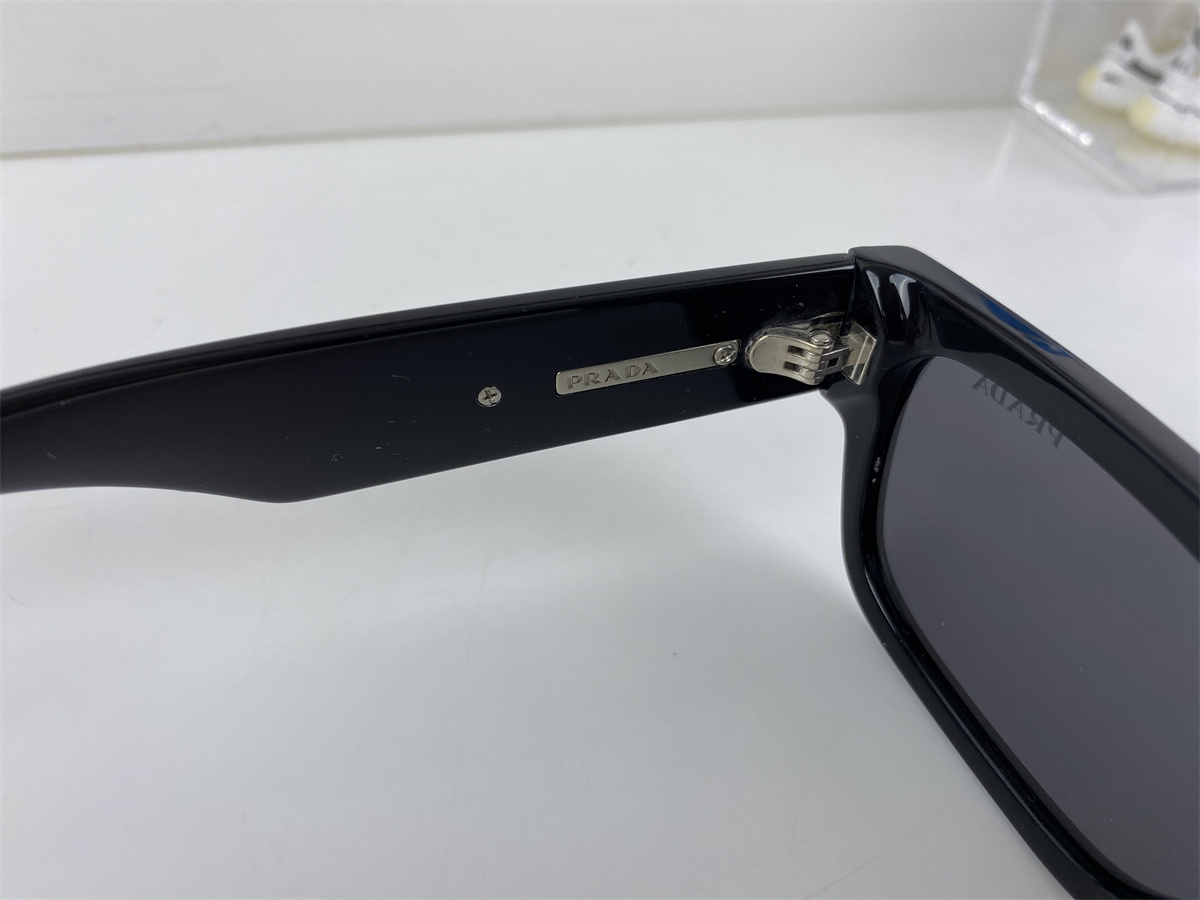 Pra*a sunglasses