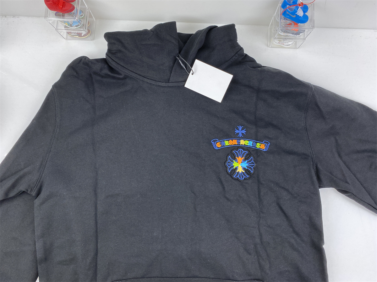 Come Hearts Hoodies
