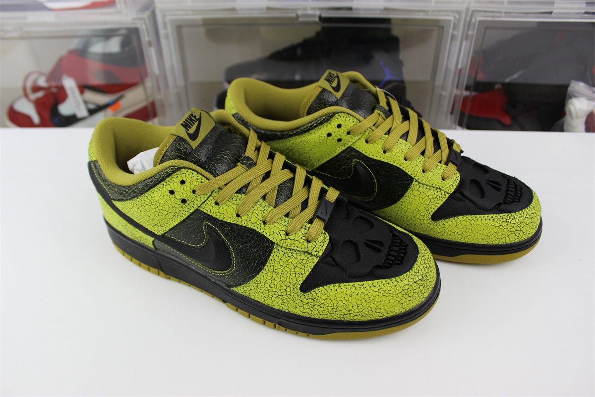 Nike Dunk Low “Halloween”