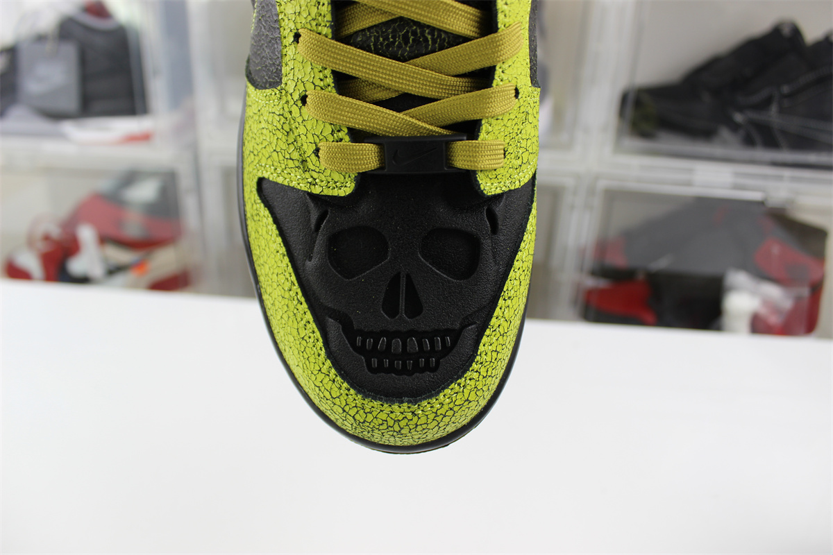 Nike Dunk Low “Halloween”