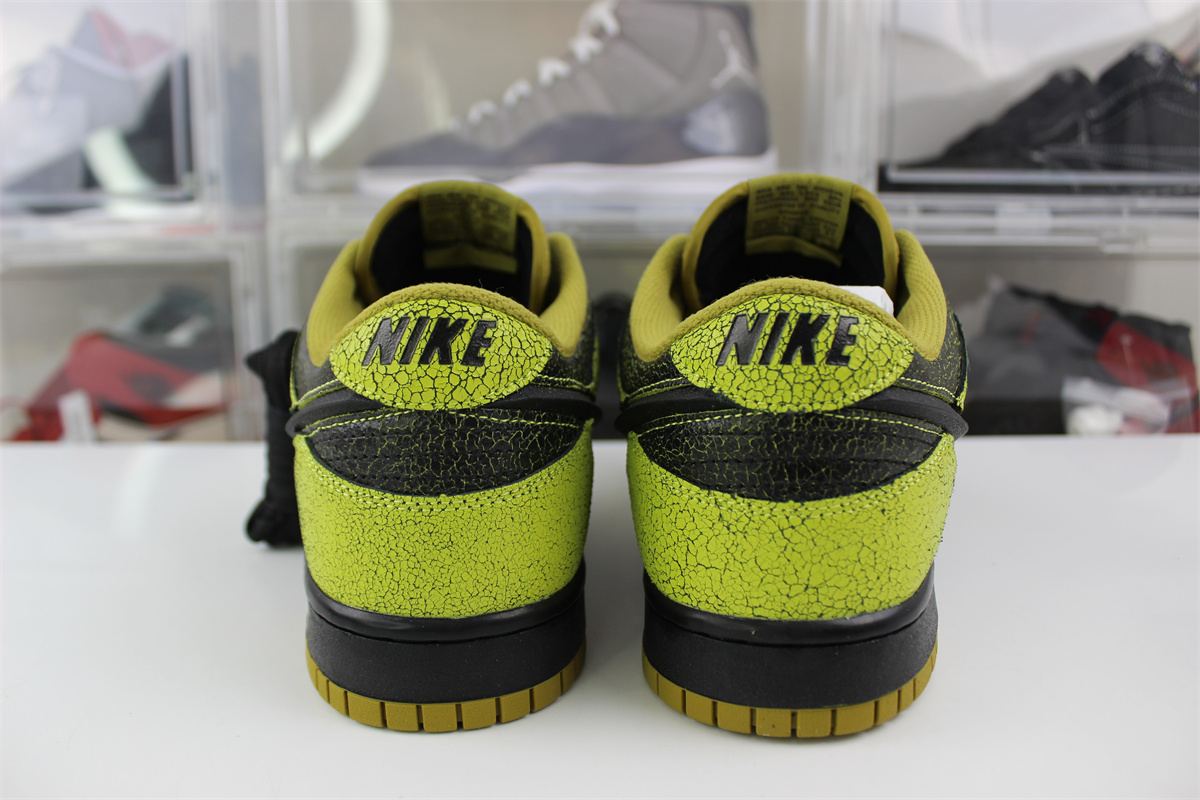 Nike Dunk Low “Halloween”