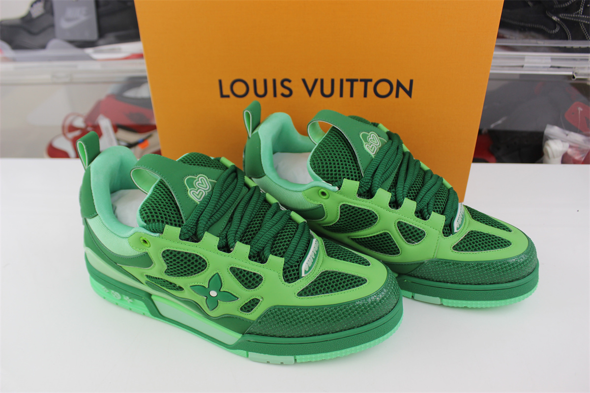 l**is V*t*n lv trainer full green four leaf clover