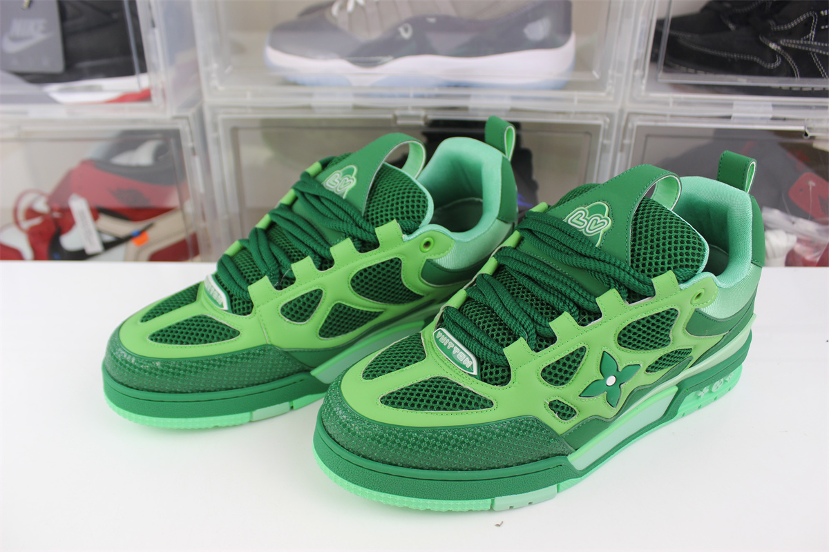 l**is V*t*n lv trainer full green four leaf clover