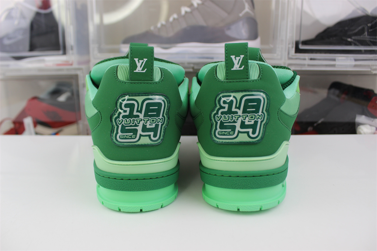 l**is V*t*n lv trainer full green four leaf clover