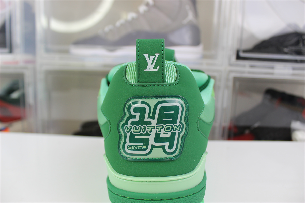 l**is V*t*n lv trainer full green four leaf clover