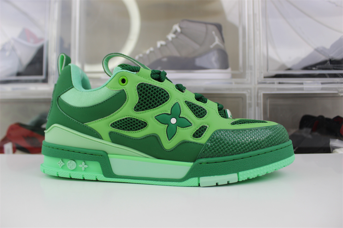 l**is V*t*n lv trainer full green four leaf clover