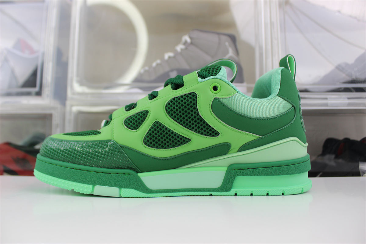 l**is V*t*n lv trainer full green four leaf clover