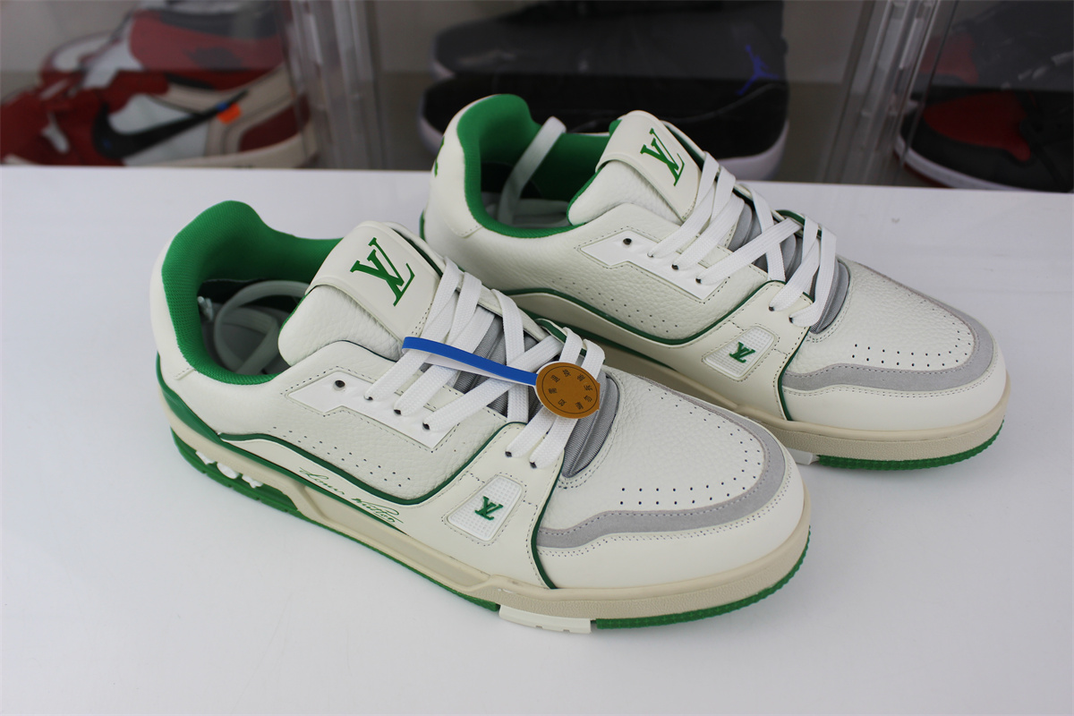l**is V*t*n white green arch light sneaker