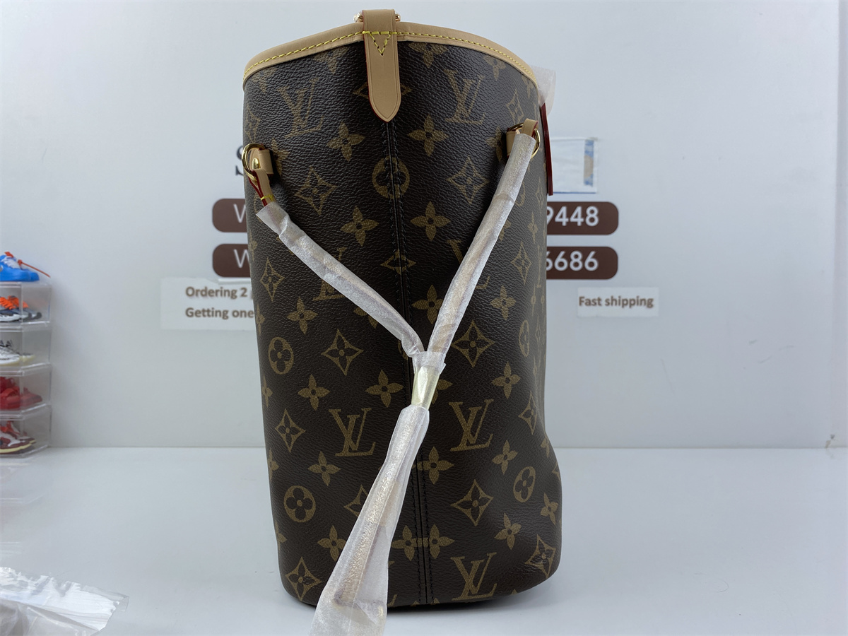 LV NeverFull Red Inside out (32 x 29 x 17 cm)