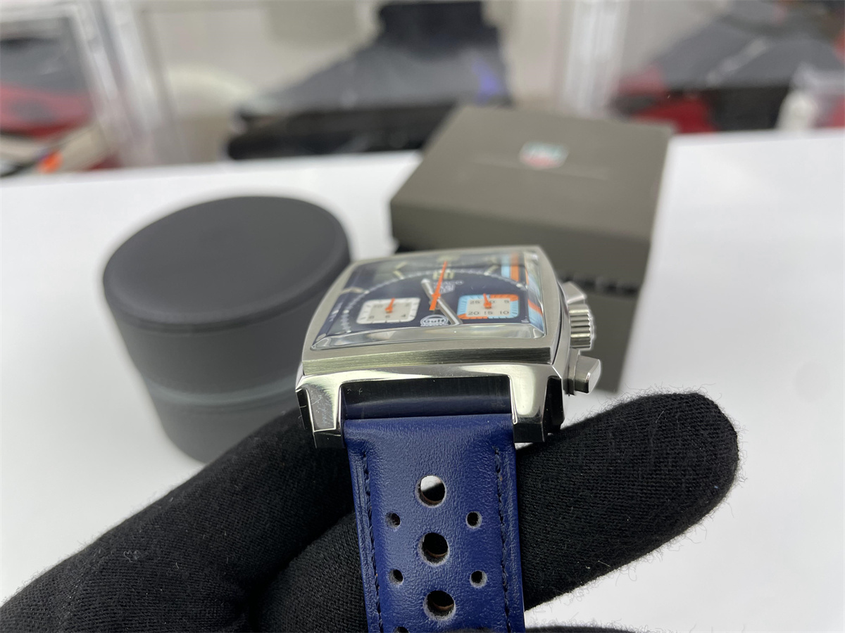 Tiger Heuer Monaco mens watch Battery movement