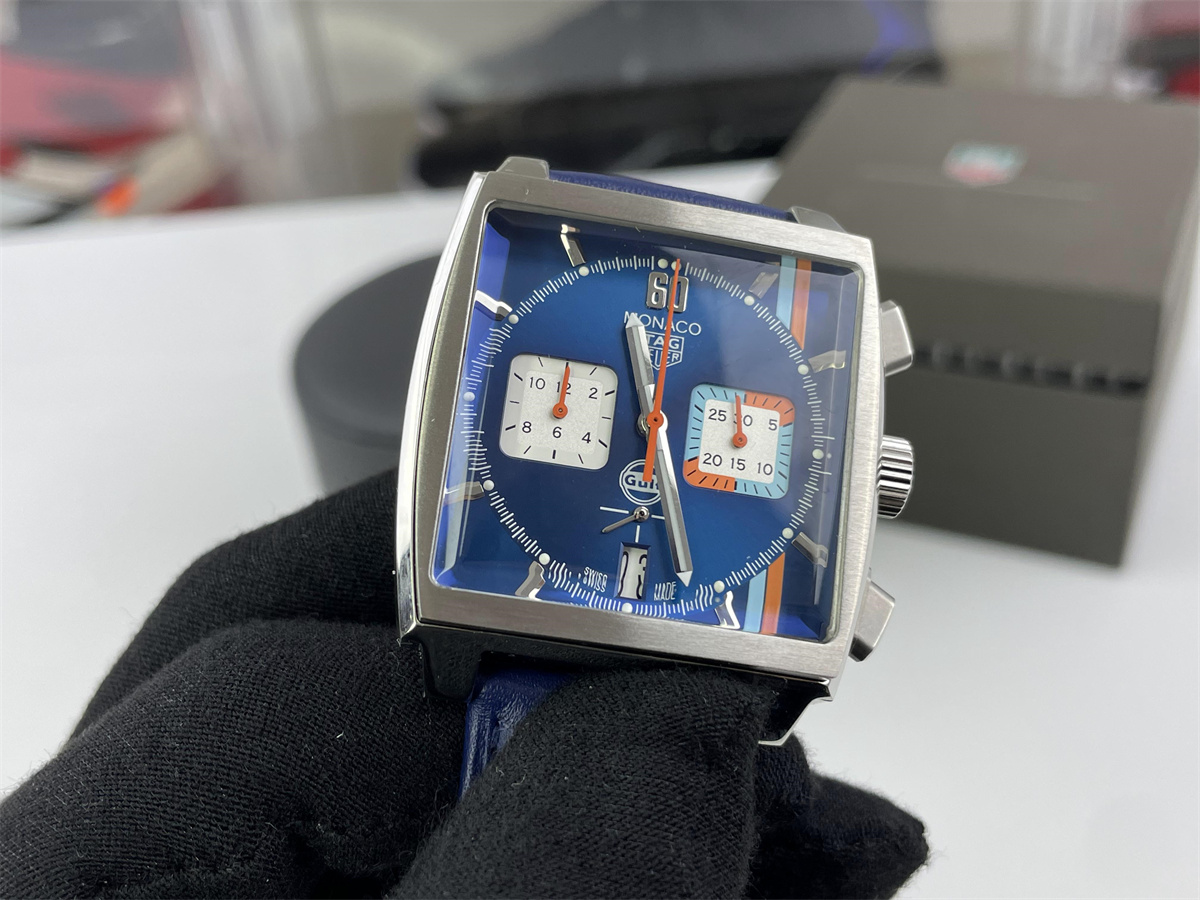 Tiger Heuer Monaco mens watch Battery movement