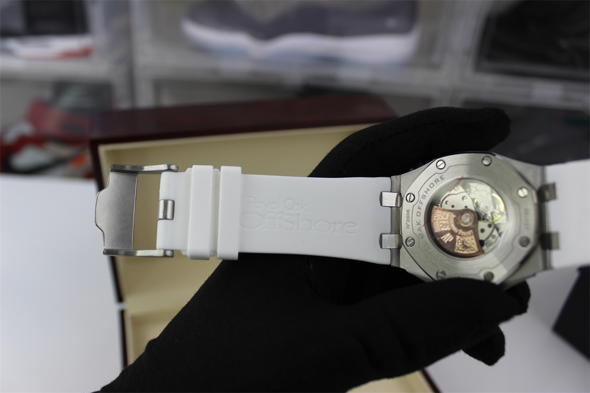 AP Audemars Piguet White Watch (42 x 14mm)