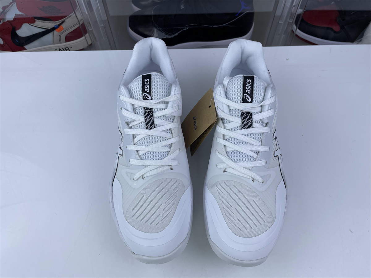 As*ic*s As*ic*s pure white silver
