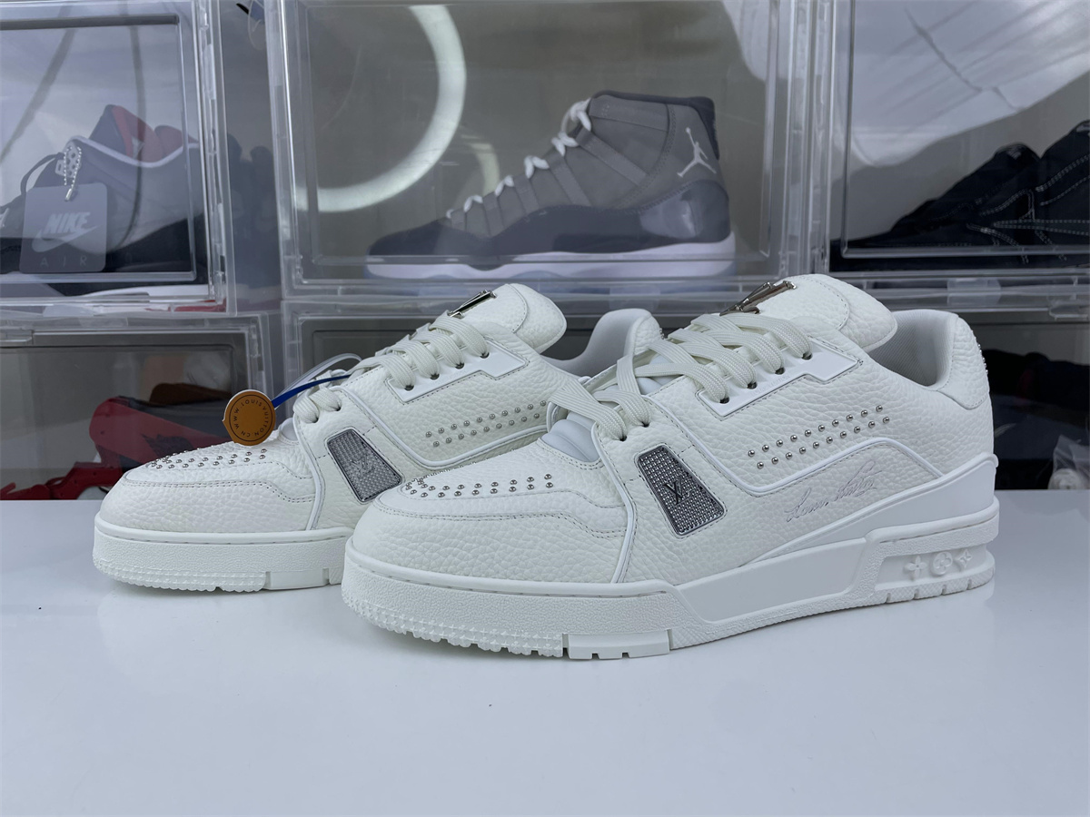 l**is V*t*n lv trainer #54 pure white