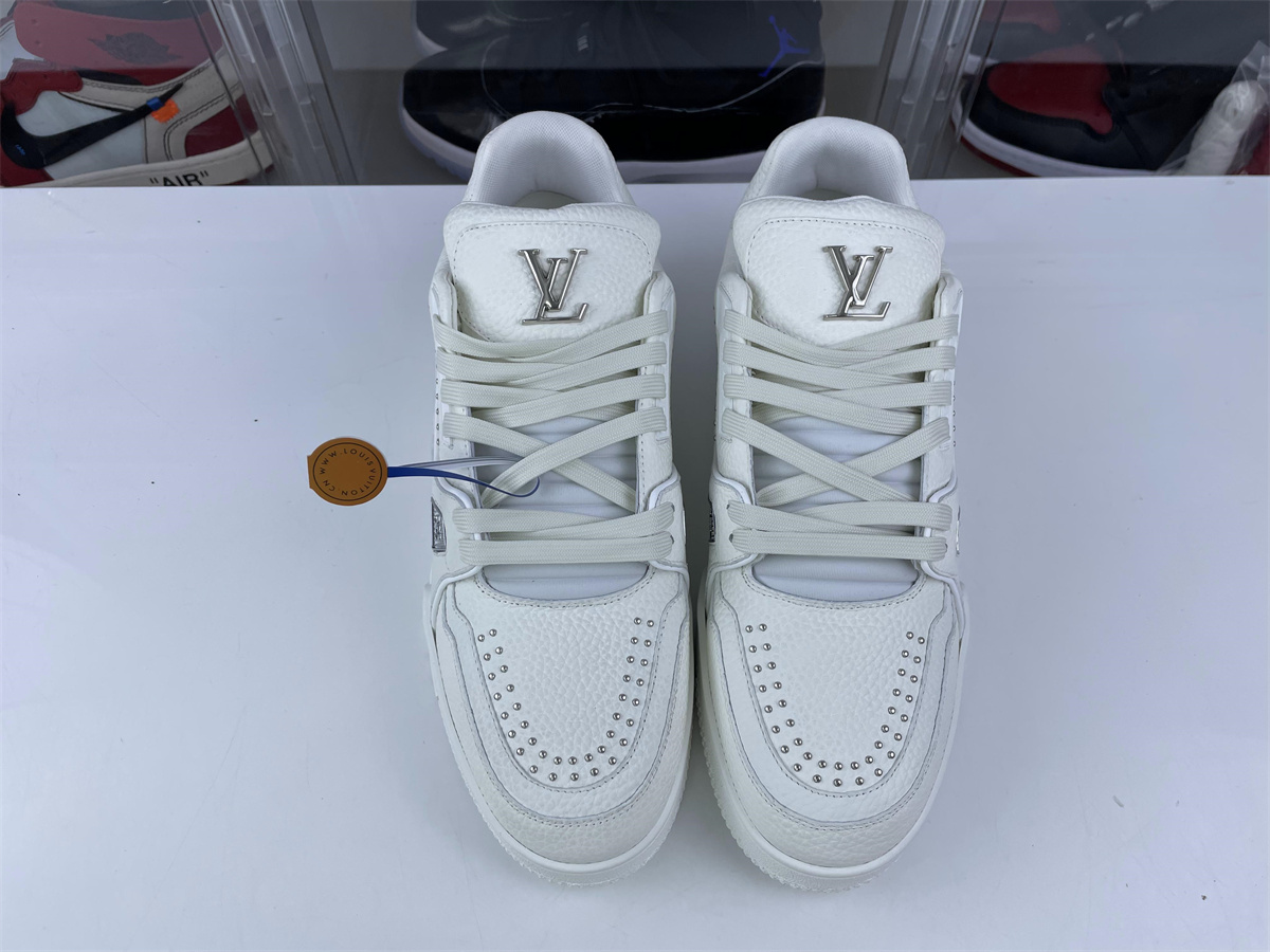 l**is V*t*n lv trainer #54 pure white