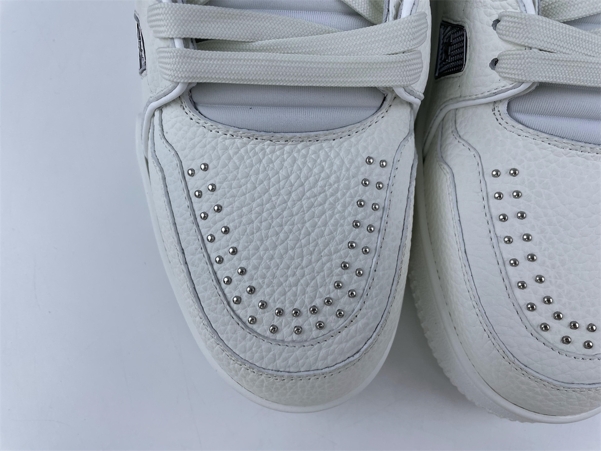 l**is V*t*n lv trainer #54 pure white