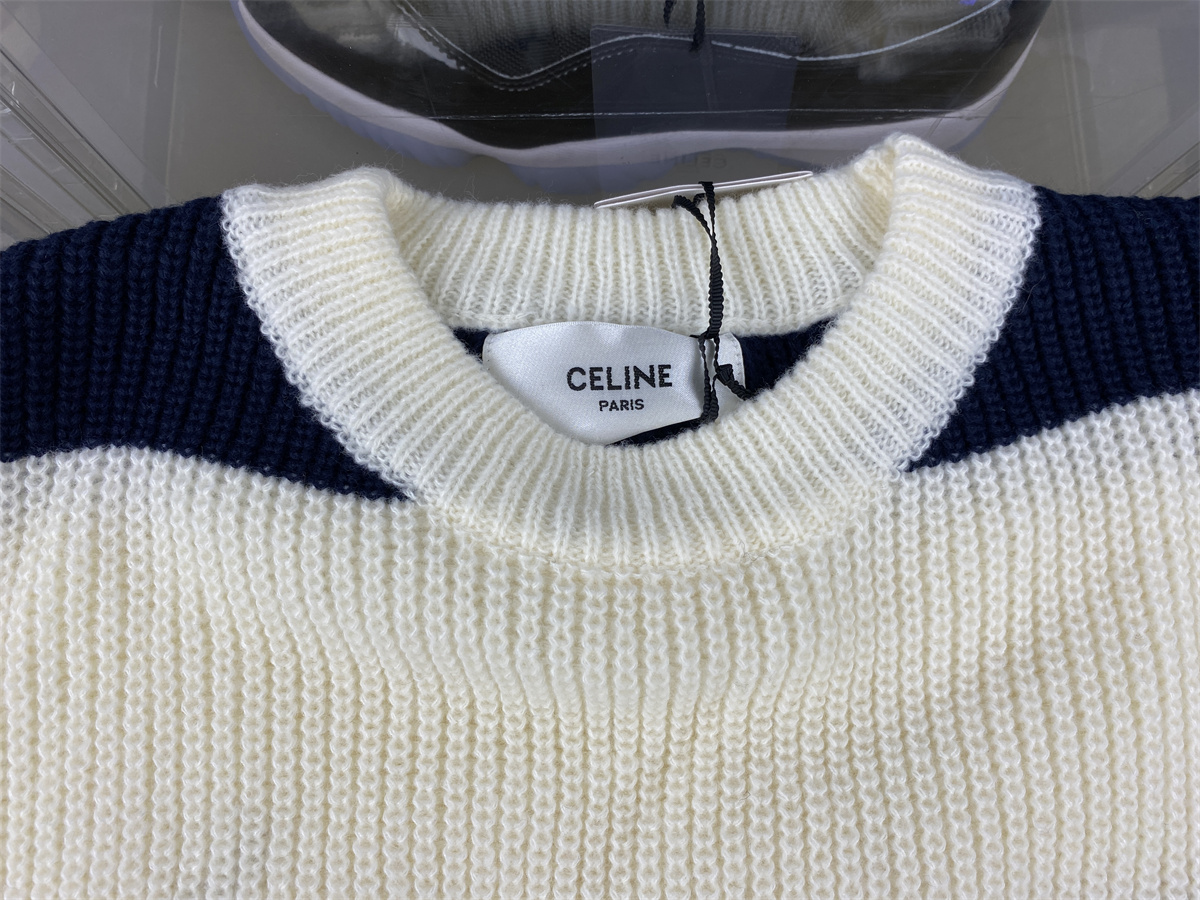 Ce**e clean fit  white blue sweater