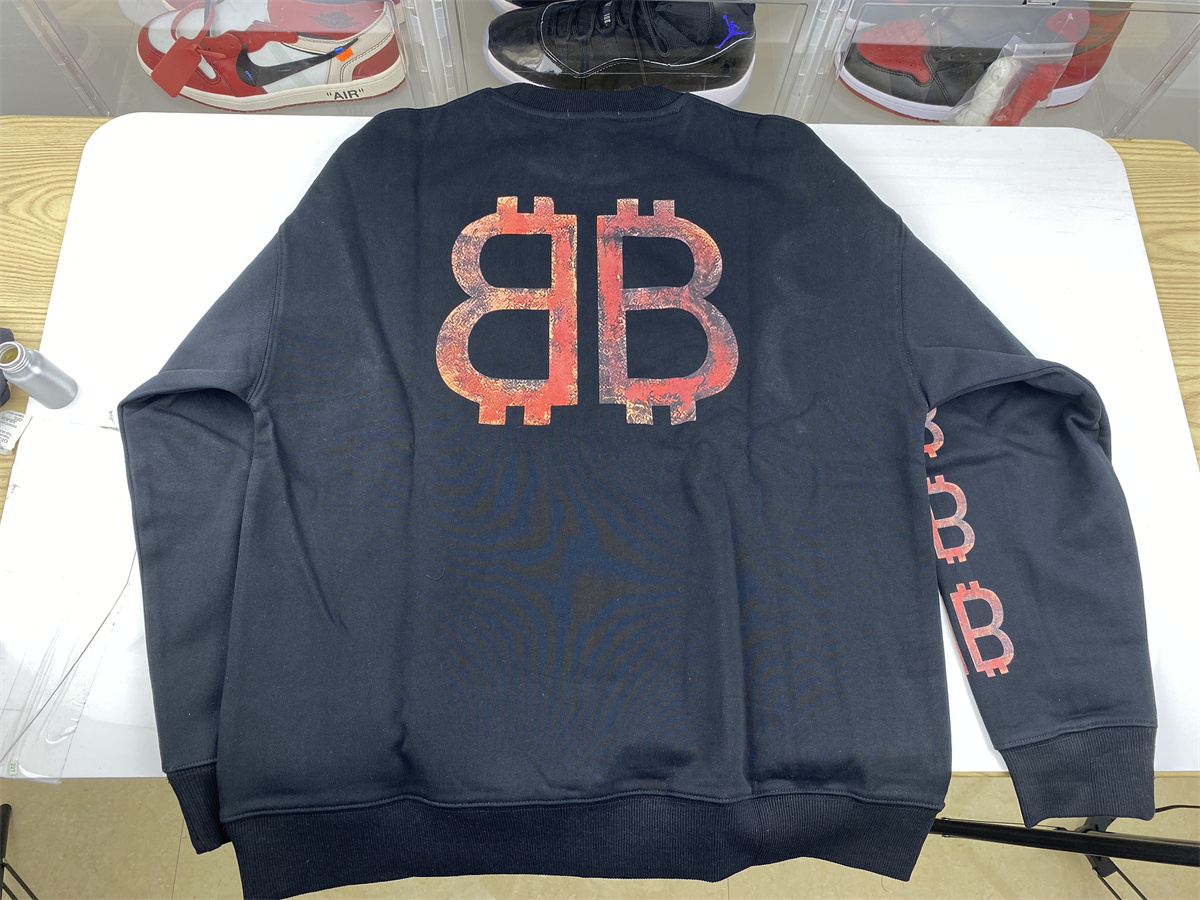 Ba*len*cia*ga bit-coin black (1 pcs)
