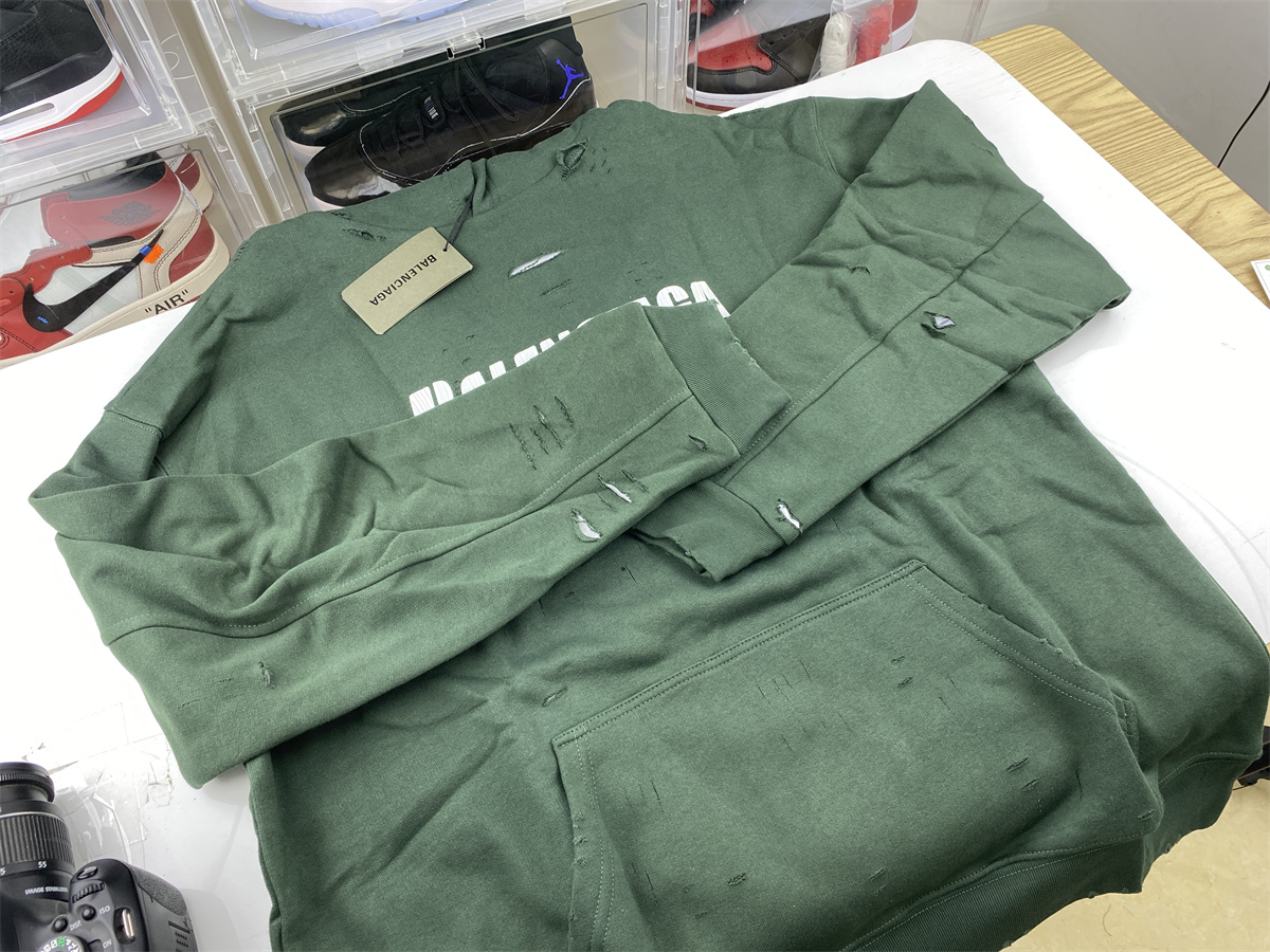 Ba*len*cia*ga green scratch hoodie (fit one size larger than regular one)