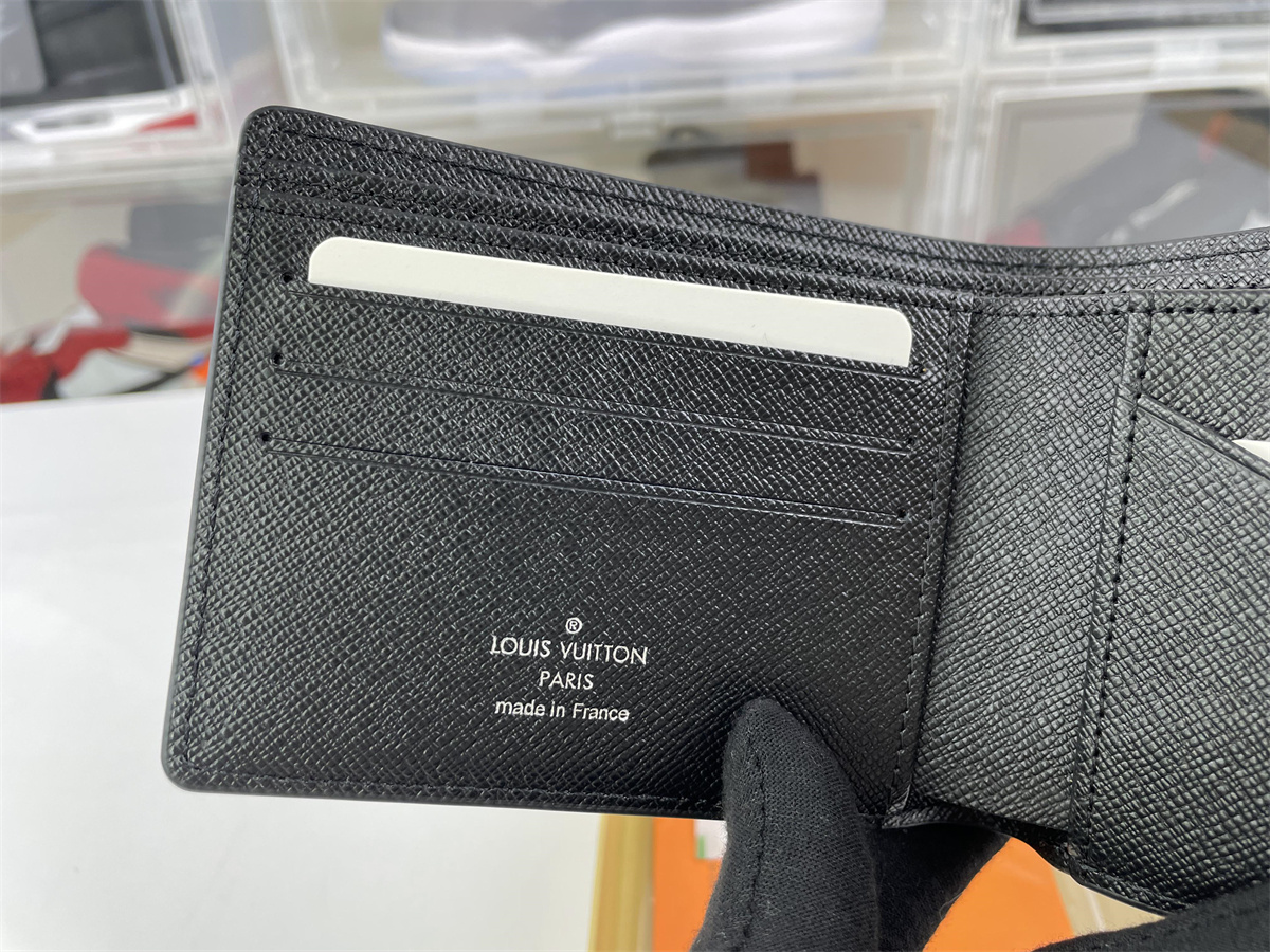LV Multiple Black Wallet ( 11.5 x 9 x 1.5 cm)