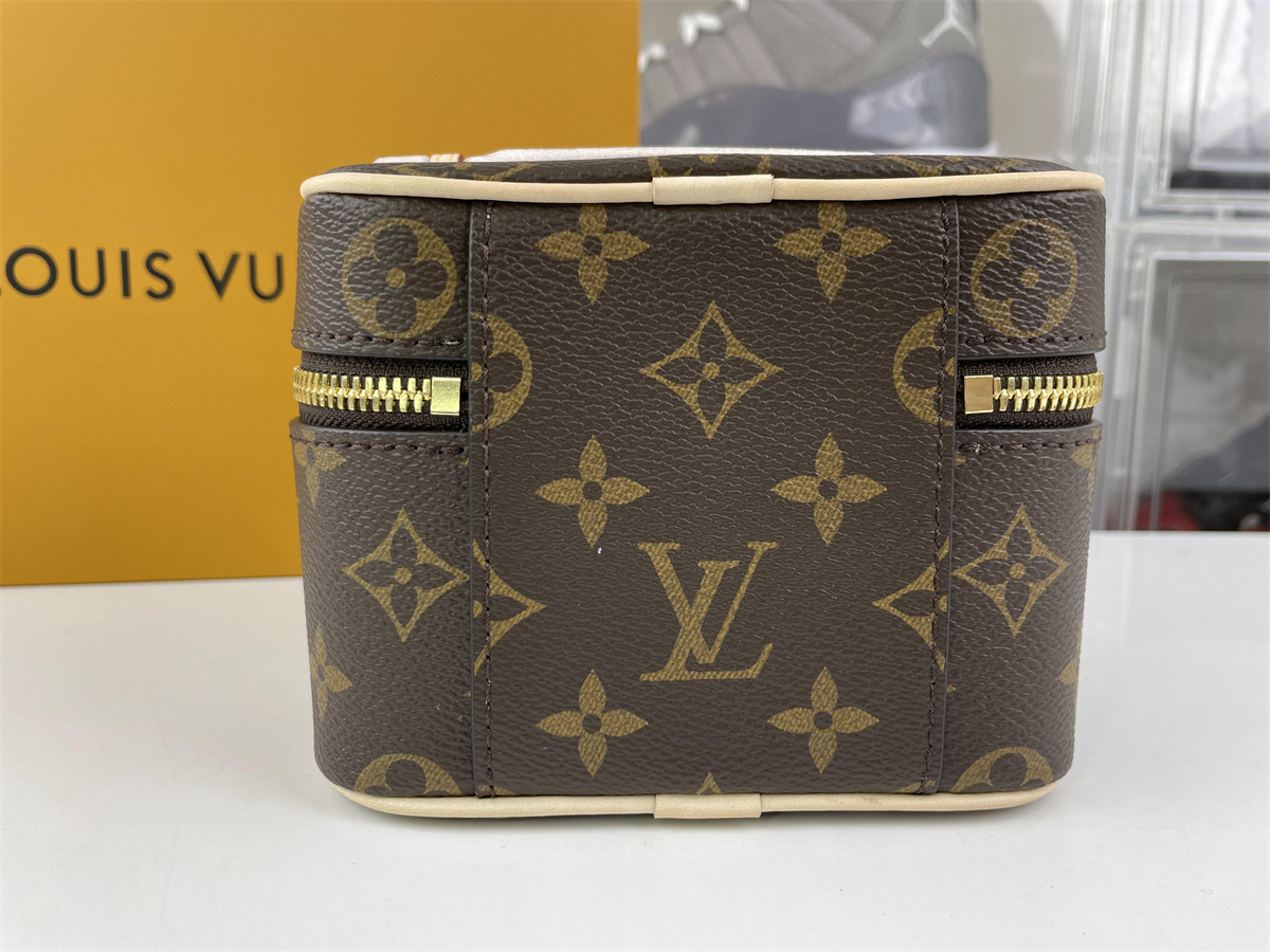 LV Nice Nano (14 x 10.2 x 8.5 cm)
